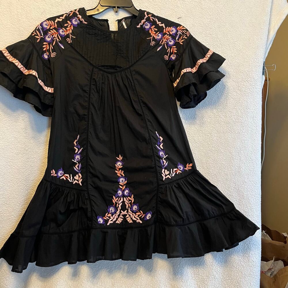 FREE PEOPLE black dress with purple and peach embroidery size XS 100% cotton - Picture 1 of 8
